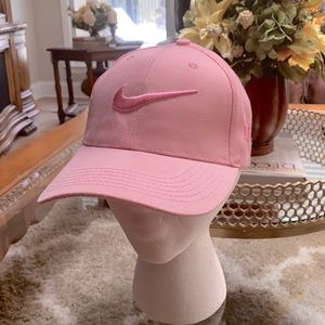 Nike hat! 💖